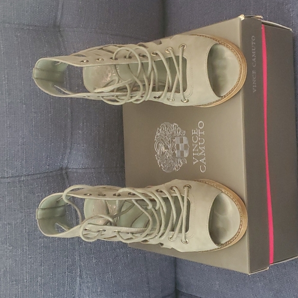 Sandals - Picture 2 of 5